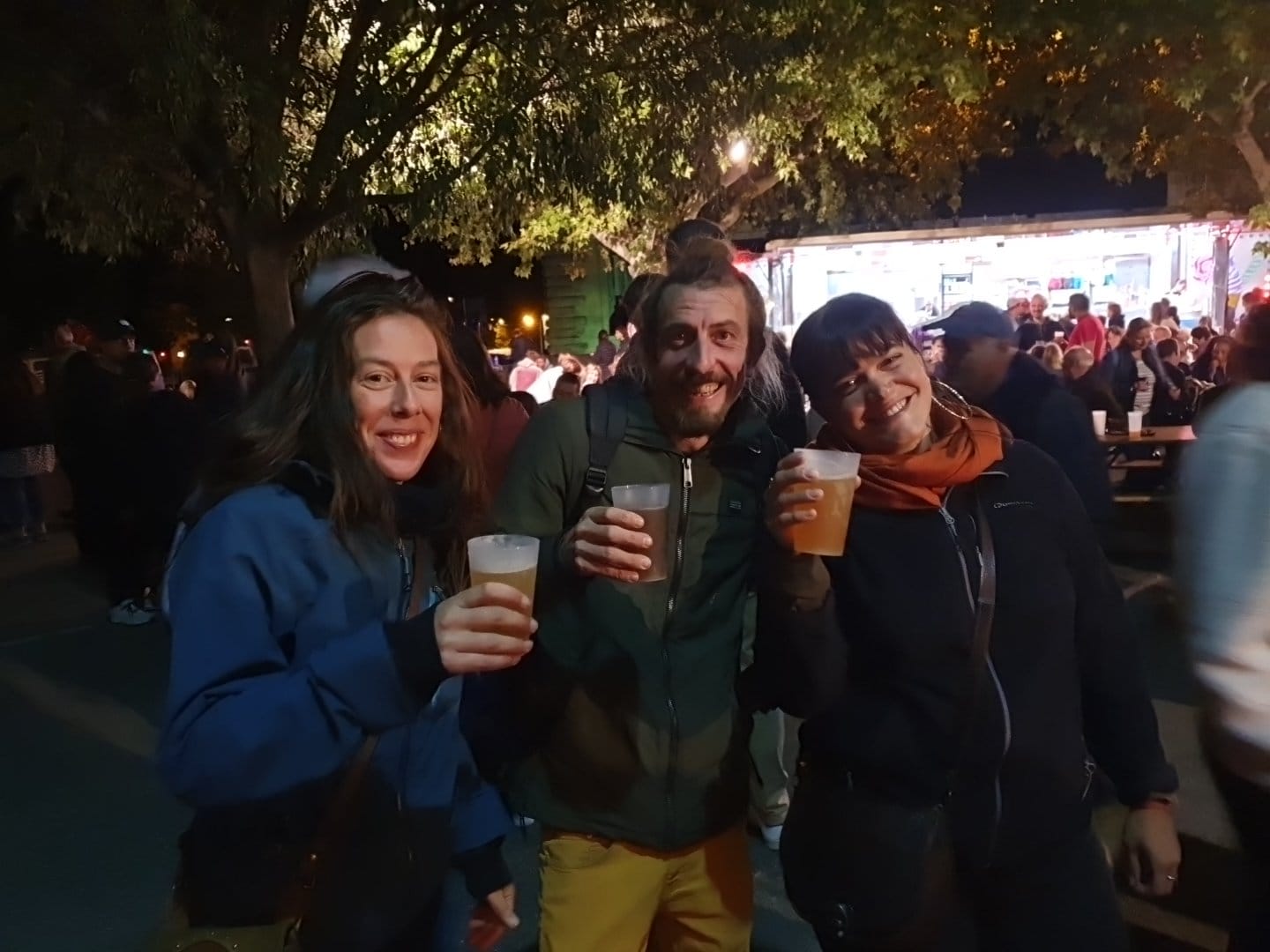Public ravi du Festival de la bière de la Tour d'Aigues